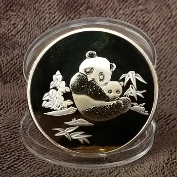 Памятная монета с пандой