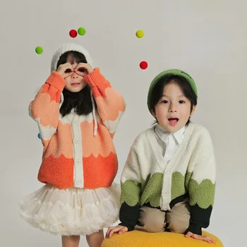Детский свитер, зимний Корейский свитер для мальчиков, детский градиентный топ, зимний утолщенный кардиган для девочек, пальто, радужный свитер